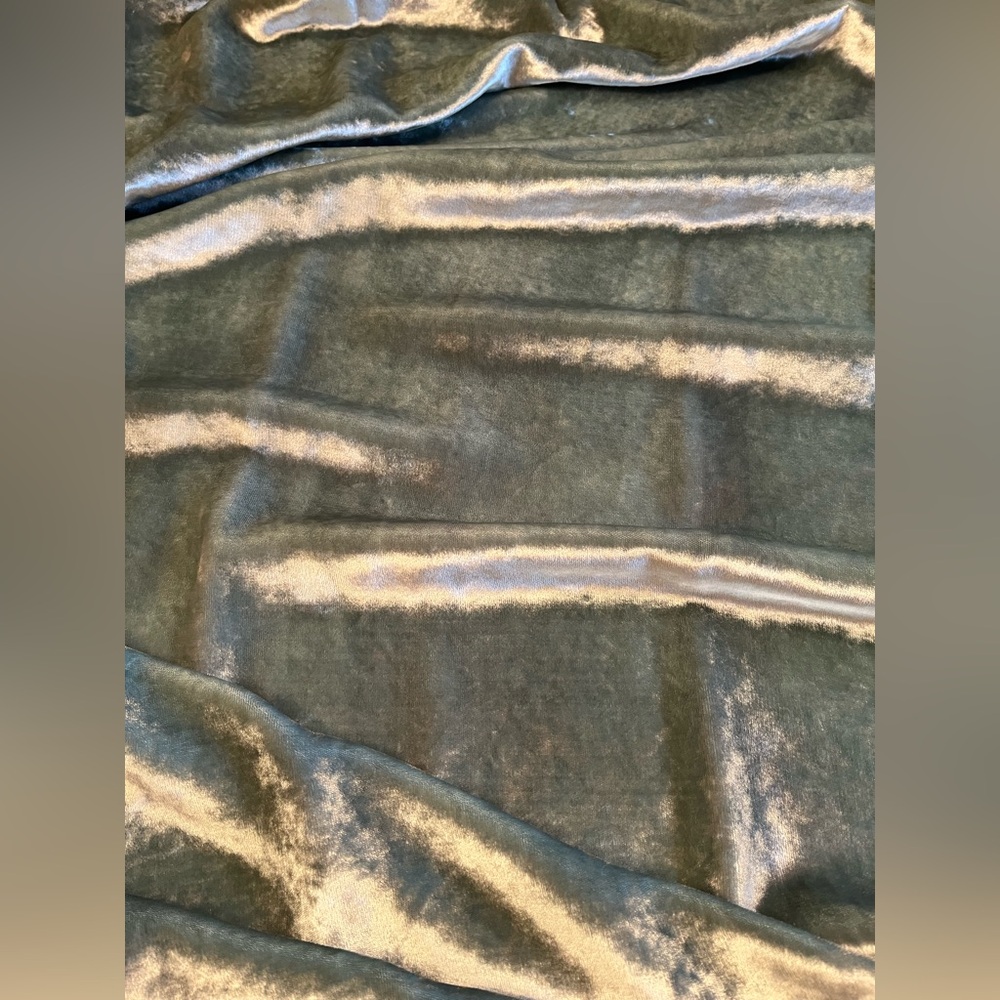 Vintage Telio & Cie aqua crushed rayon panné velvet. 11 metres.